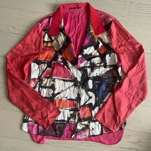 Ellie Tahari silk blouse size Medium gorgeous print and color